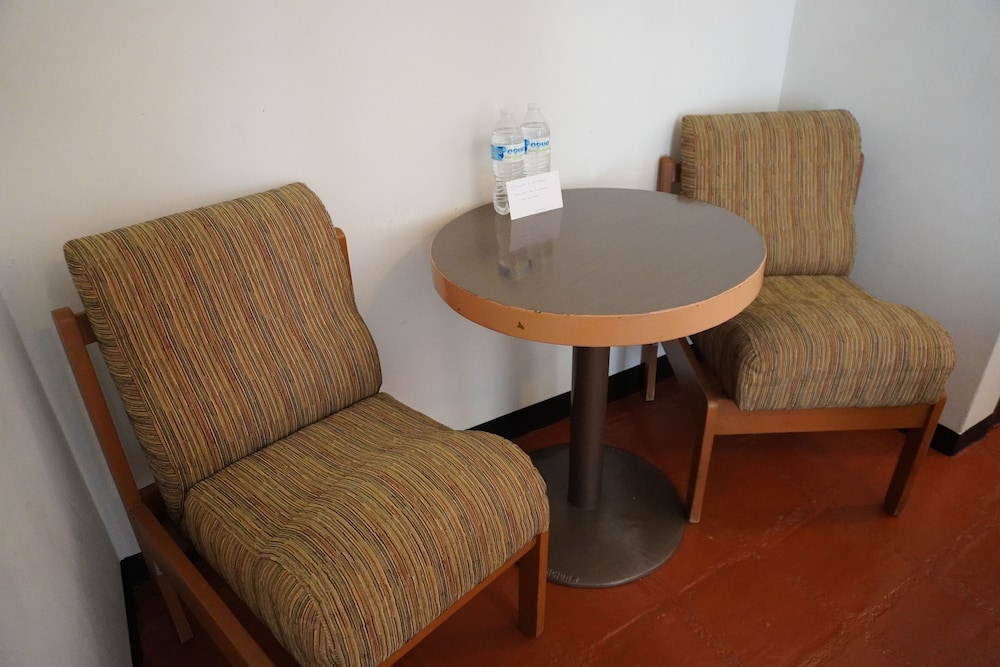 Standard Double Room - Photo 9
