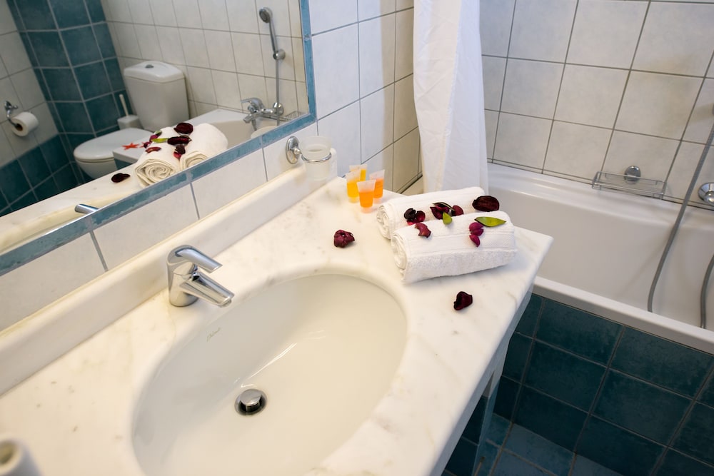 Double Room, Partial Sea View - Photo 4