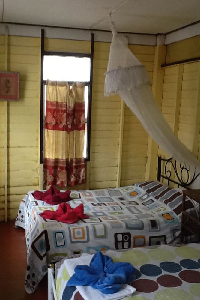Triple Room with Shared Bathroom photo 2