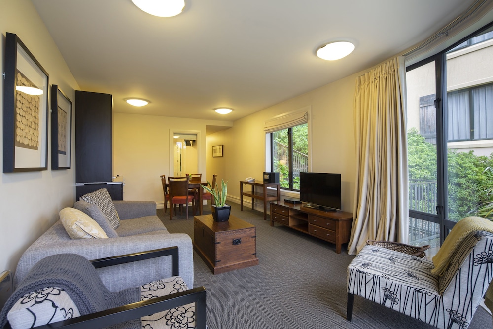 2 Bedroom Garden Suite - Photo 6