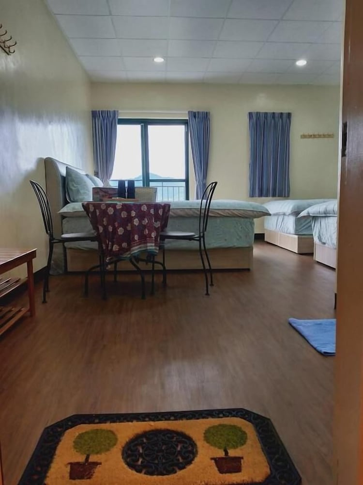 Family Room, Mountain View (6PAX) photo 3