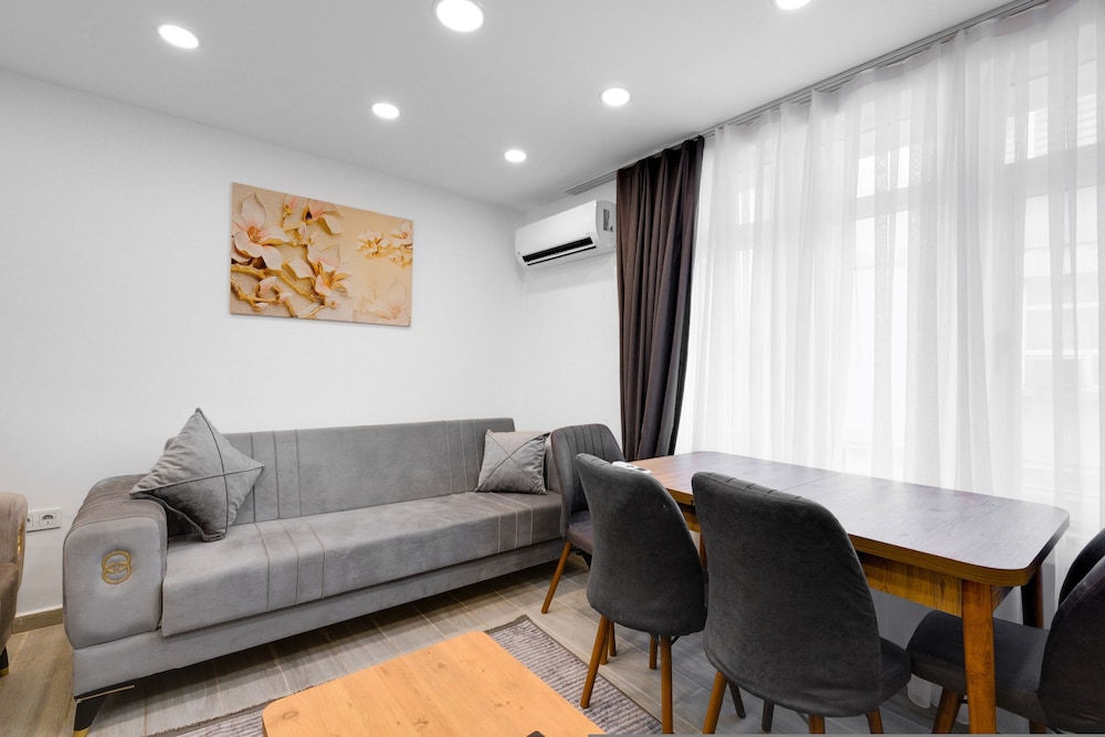 Apartment photo 1