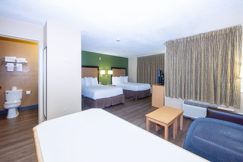 Deluxe Studio Suite, Multiple Beds, Accessible, Non Smoking photo 1