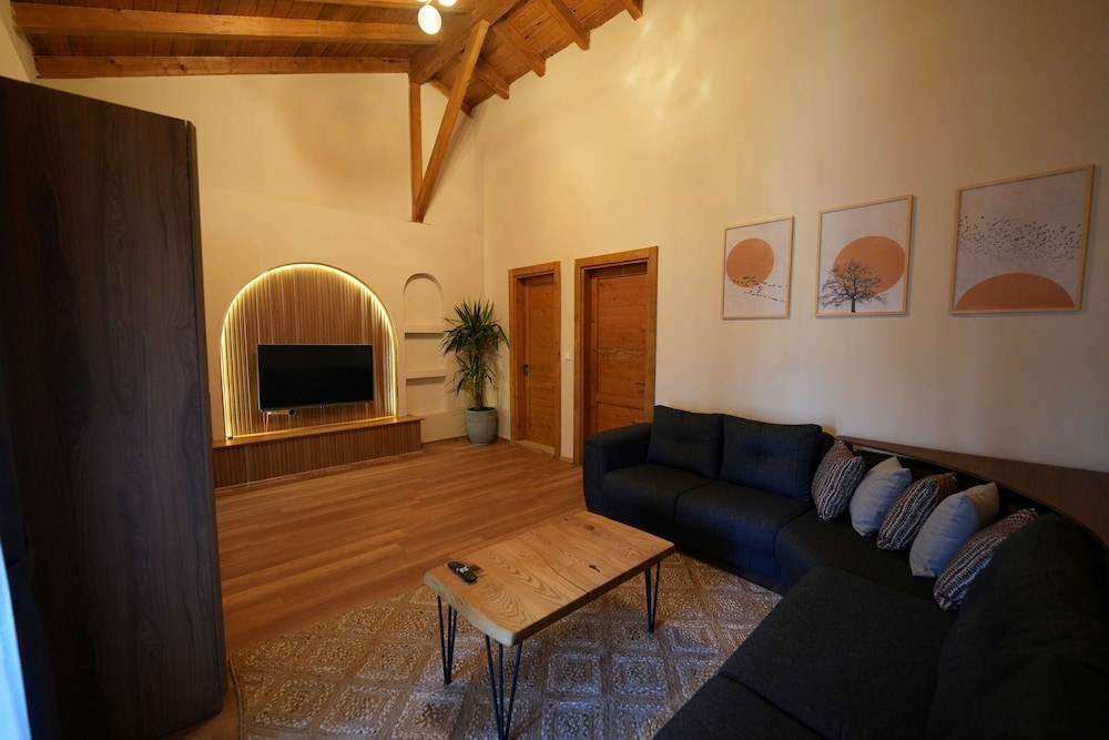 Deluxe Suite photo 1
