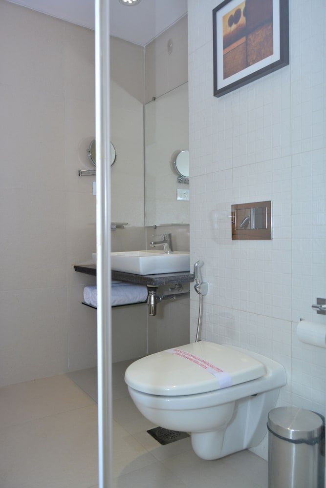 Deluxe Double Or Twin Room, 1 Double Bed photo 2