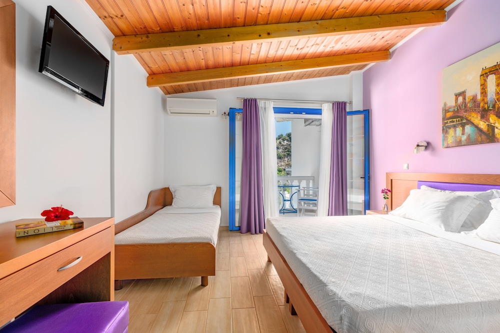 Triple Room, Partial Sea View
