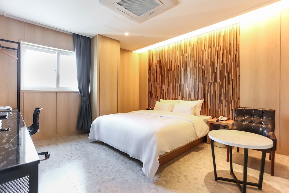 Standard Room - Photo 17