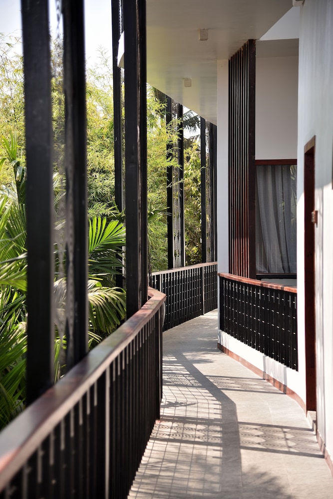Deluxe Twin Room - Free Airport Transfers + Mini-Bar - Photo 3