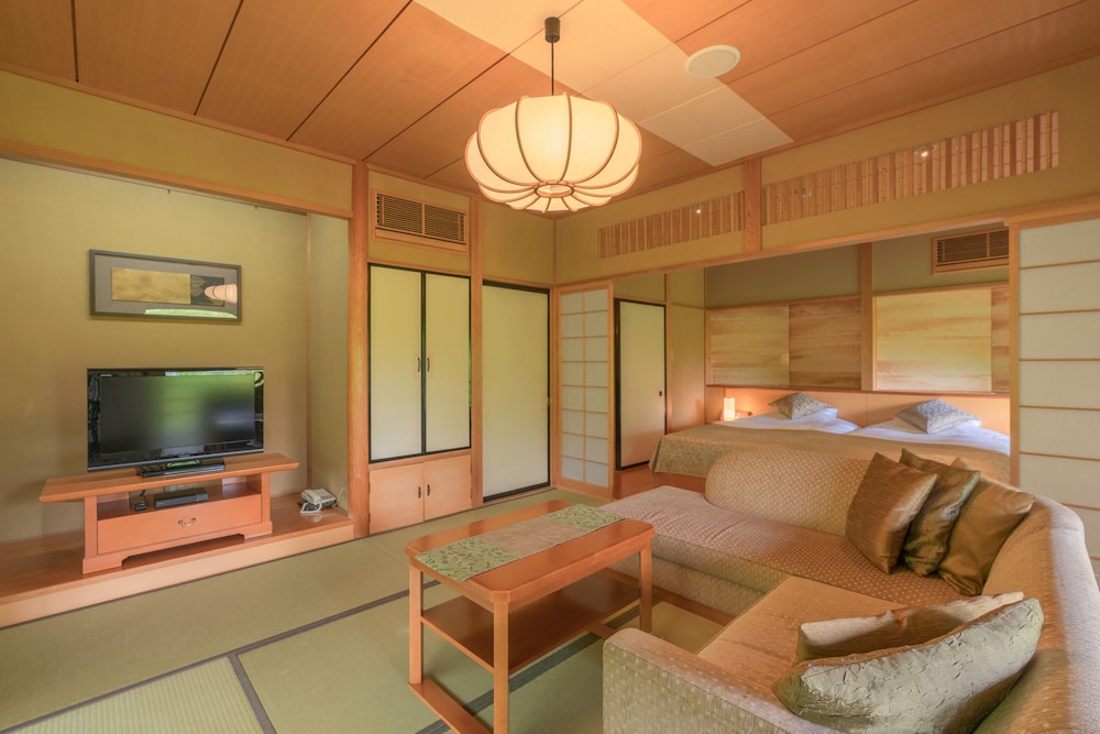 [Murou] Japanese Western Style Room with 2 Open-air baths (Stone bathtub and Wooden bathtub) photo 2