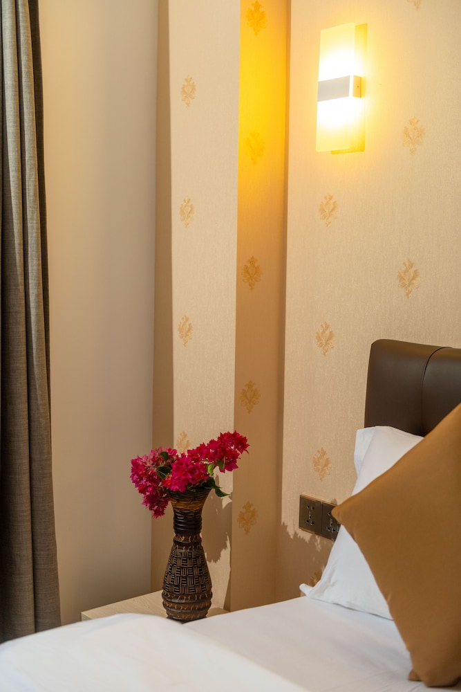 Deluxe Double Room - Photo 8