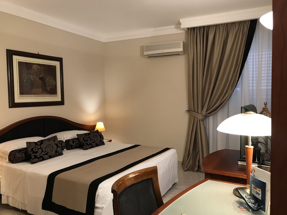 Deluxe Double Room - Photo 2