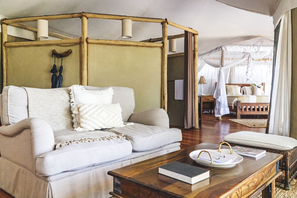 Tent (Anabezi) photo 2