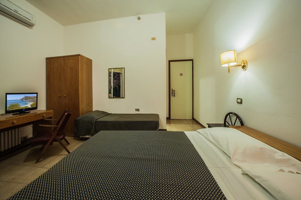 Standard Double Room, Hill View
