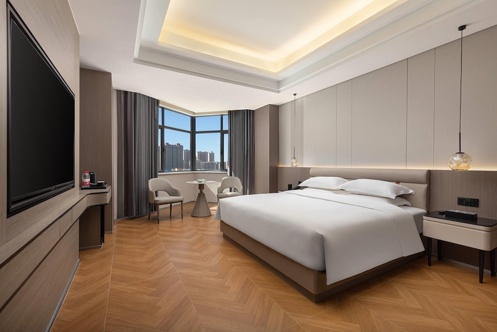 Executive Suite, 1 King Bed, Non Smoking