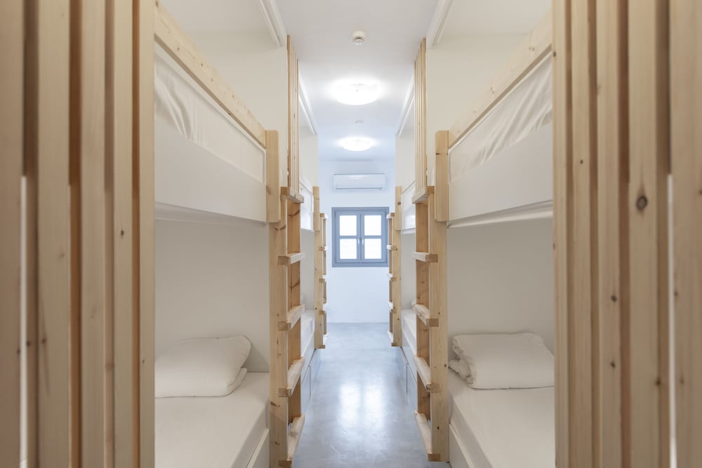 bed(s) in 6 bed MIXED Dorm