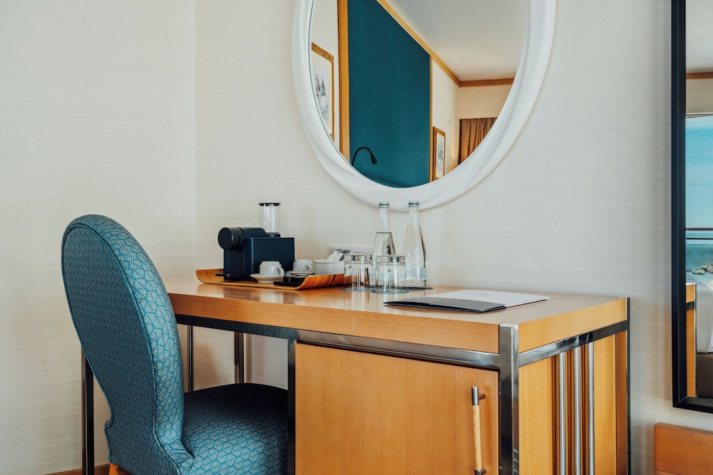 Deluxe Room, Ocean View - Photo 5