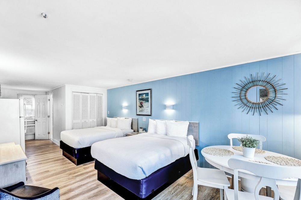 Standard Room, 2 Double Beds, Kitchenette - Photo 5