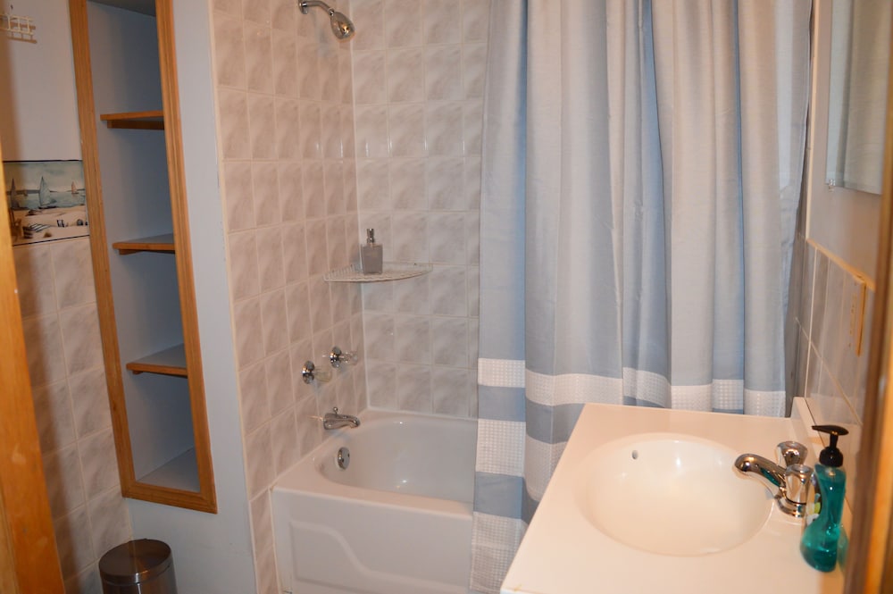 Cozy Cottage Retreat photo 3