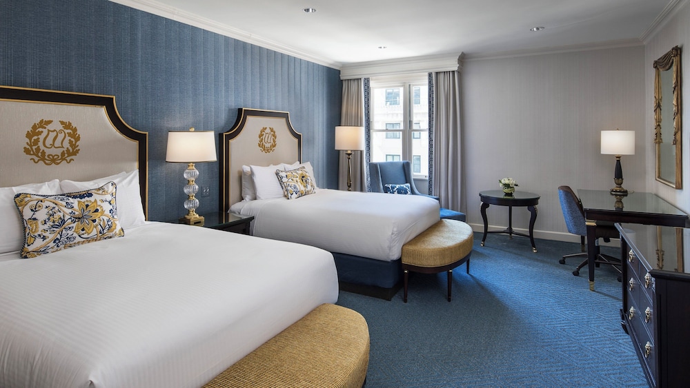 Junior Suite, 2 Queen Beds - Photo 3
