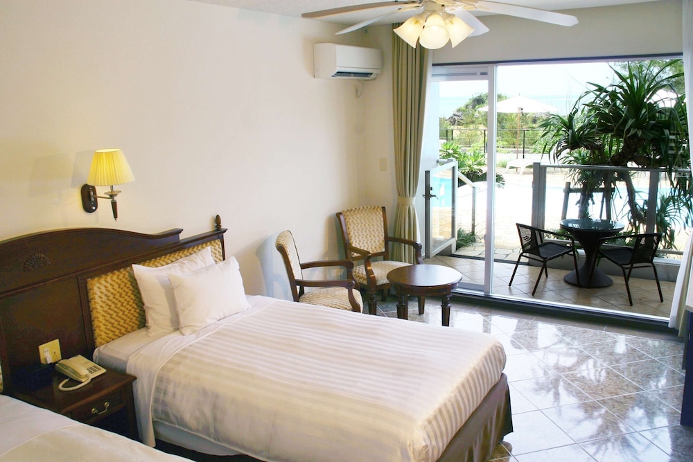 Standard Room, 2 Twin Beds, Refrigerator & Microwave, Poolside (1st Floor;With Extra Bed) photo 1