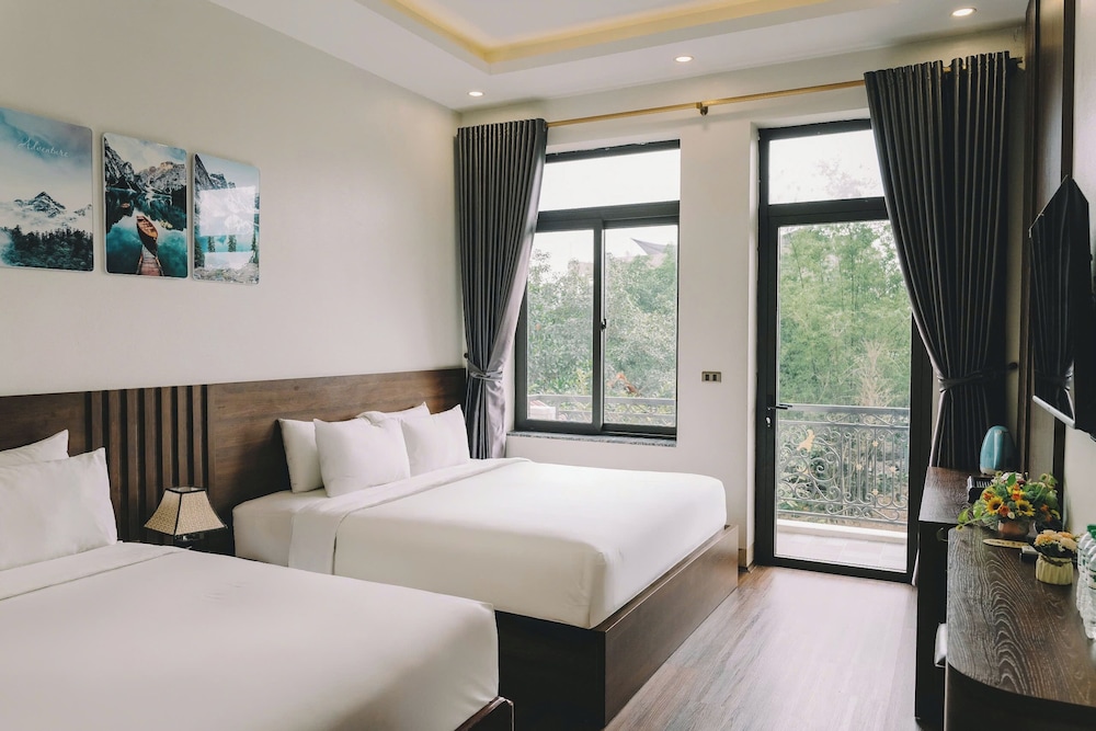 Deluxe Quadruple Room, Non Smoking, Balcony