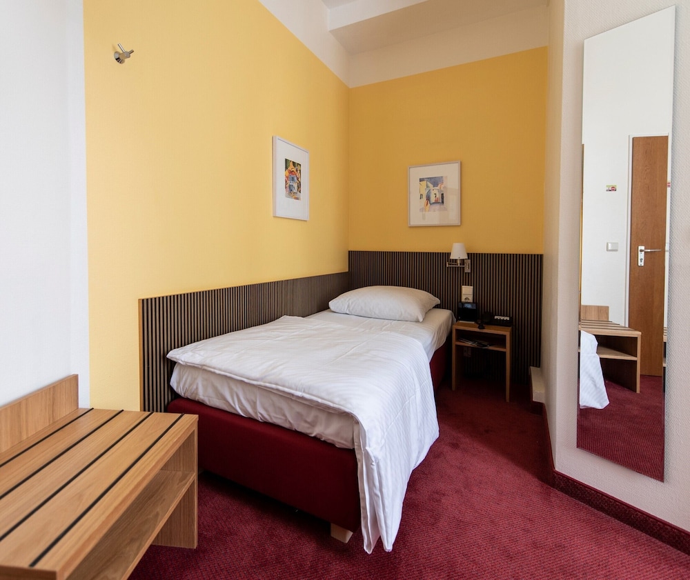 Economy Single Room, 1 Twin Bed, Non Smoking photo 1