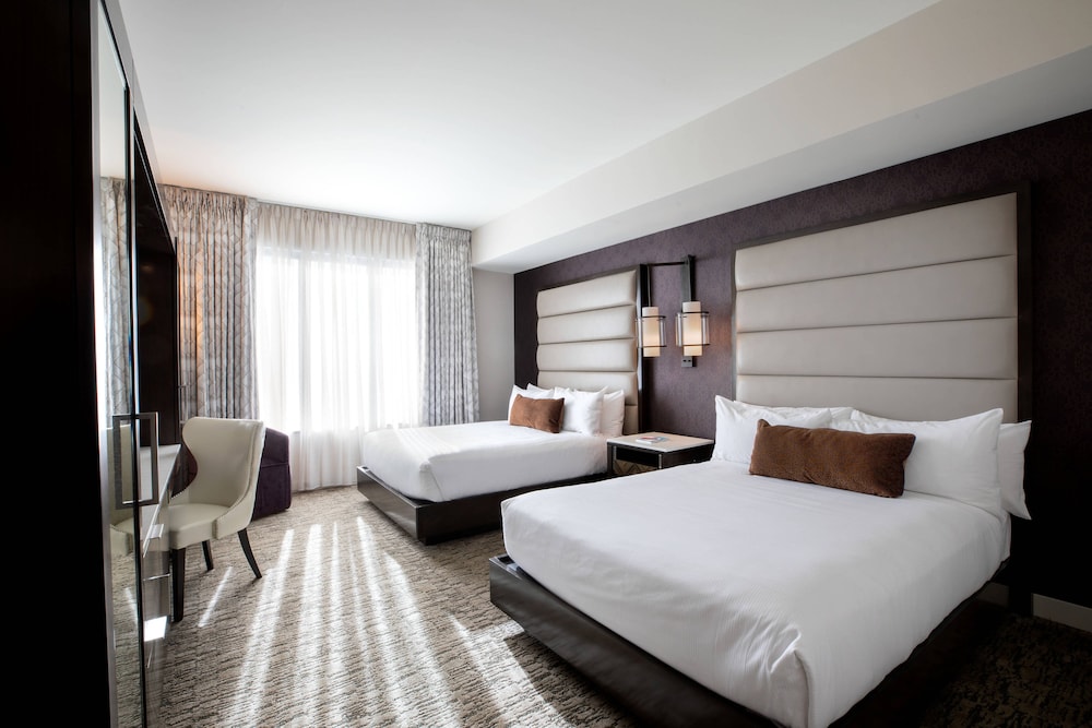 Executive Room, 2 Queen Beds - Photo 1