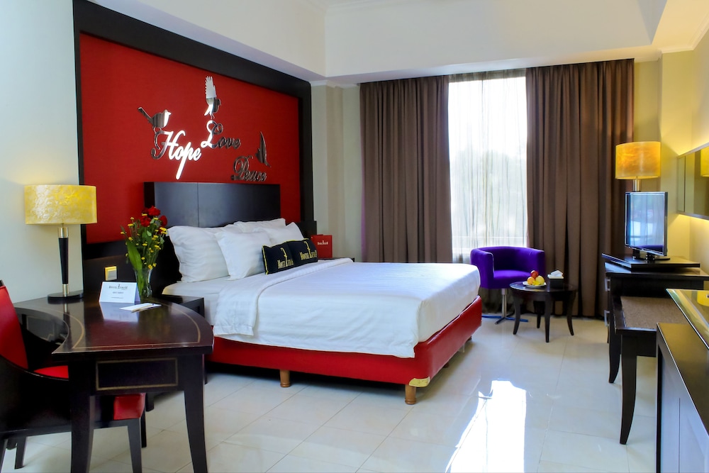 Deluxe Room, 1 Queen Bed, City View photo 1