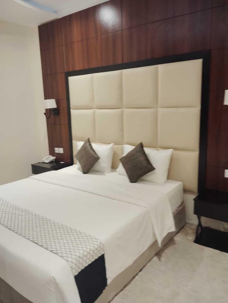 Standard Double Room - Photo 7