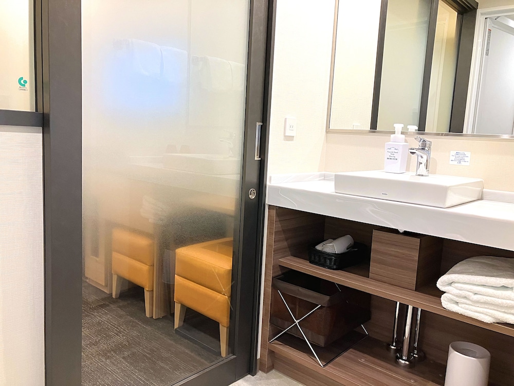 Twin Room, Shower Only (No Bathtub), Non Smoking photo 3