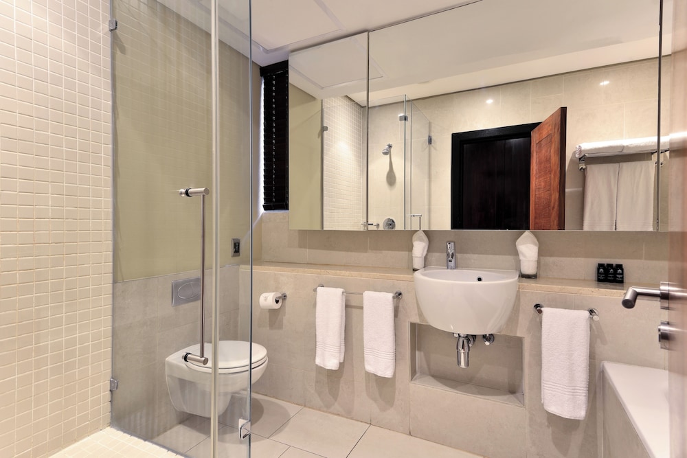 Suite, 2 Bedrooms - Photo 9