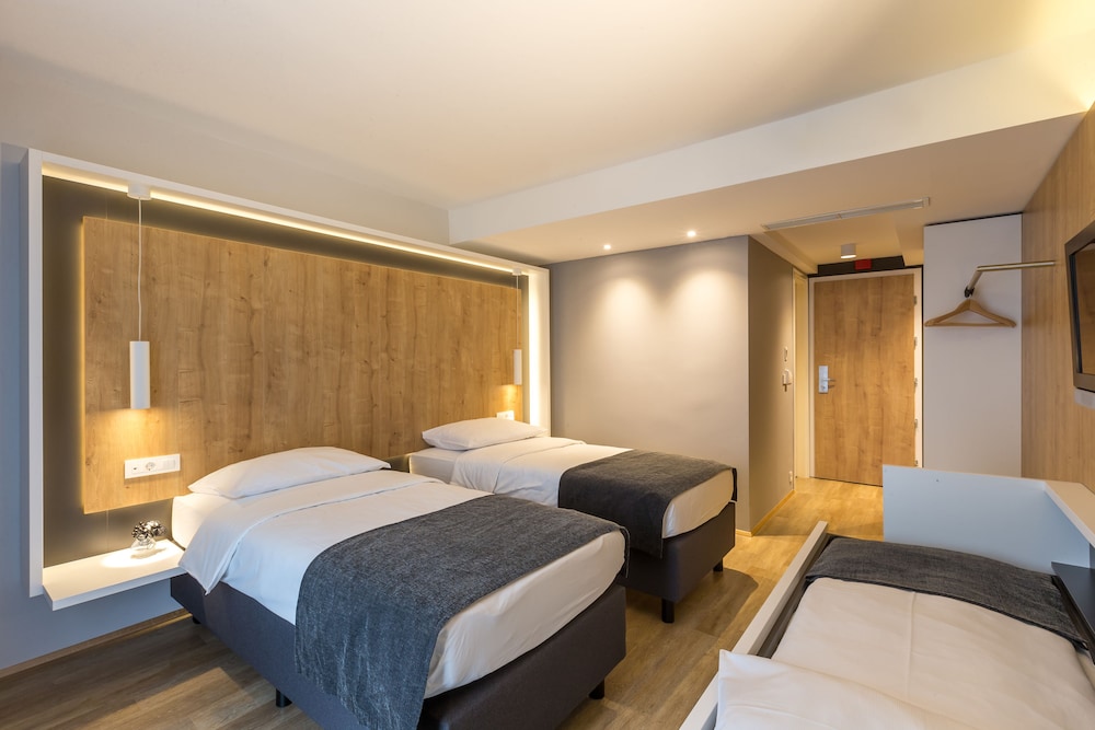 Triple Room - Photo 1