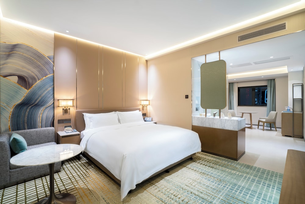 Vichan Queen Bed Room photo 2