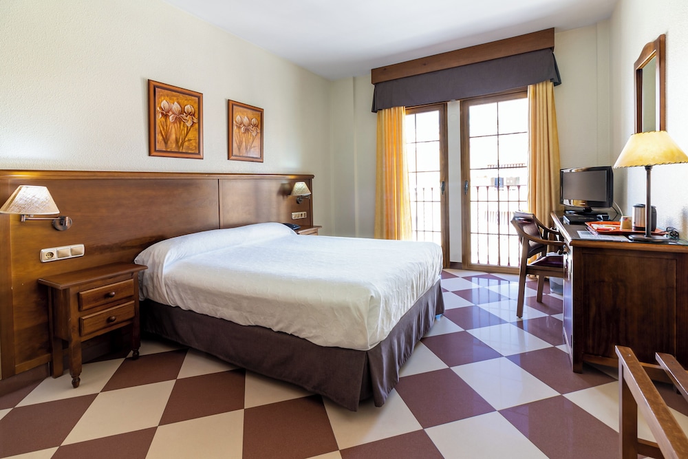 Double Room - Photo 8