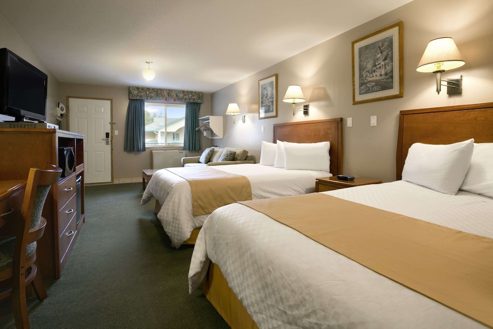Suite, 2 Queen Beds, Non Smoking - Photo 1