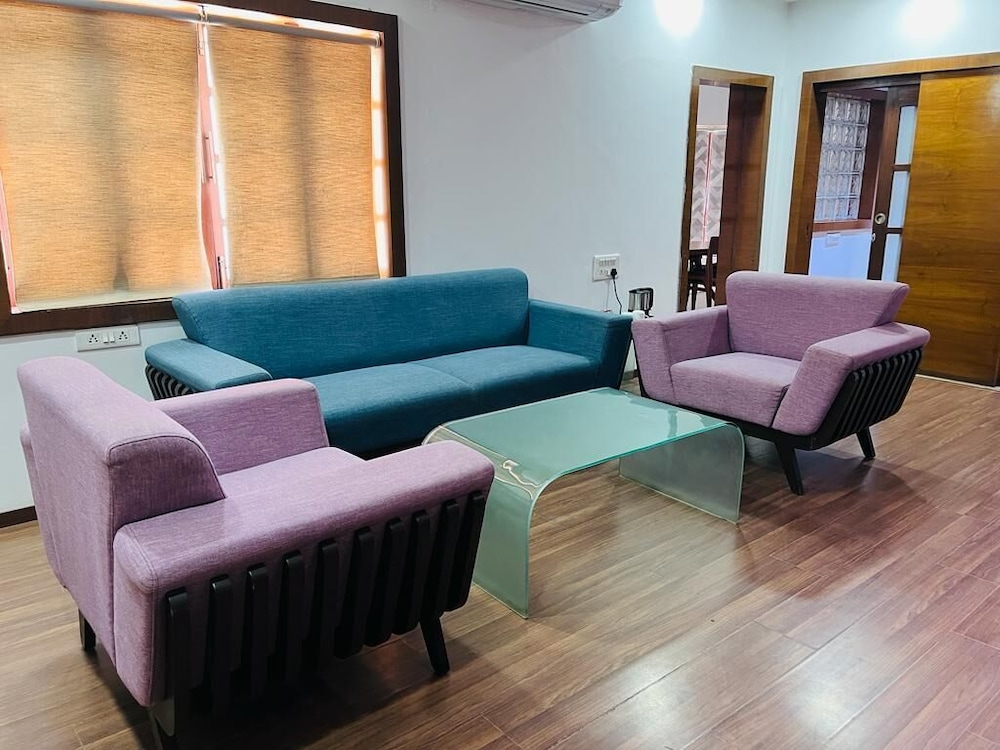 Honeymoon Suite photo 2