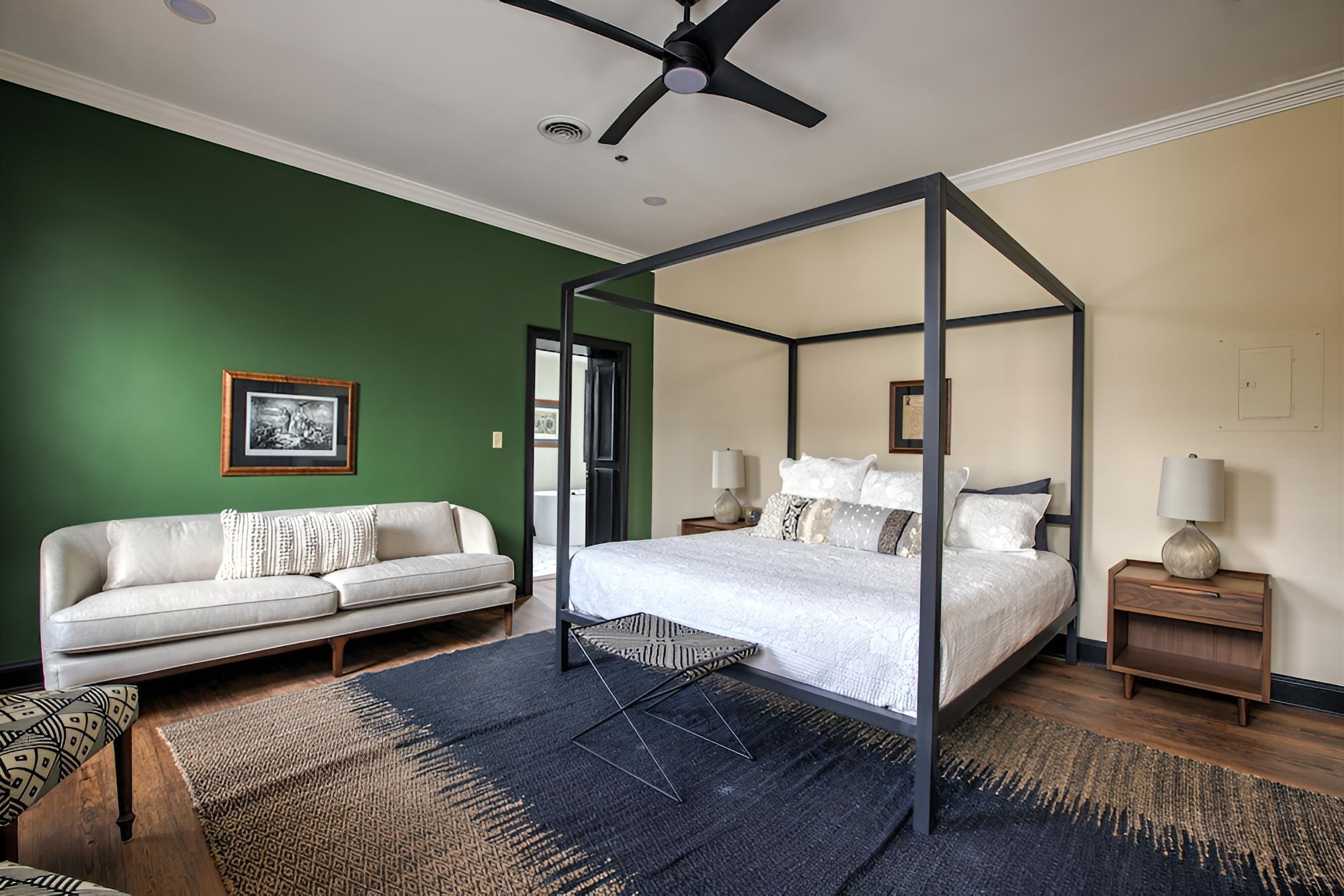 Lincoln Suite photo 2