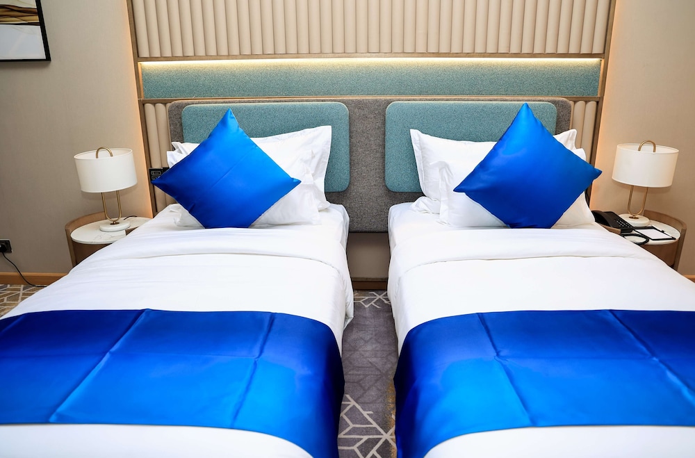 Superior Room, 2 Twin Beds, Smoking (Larger Room) photo 1