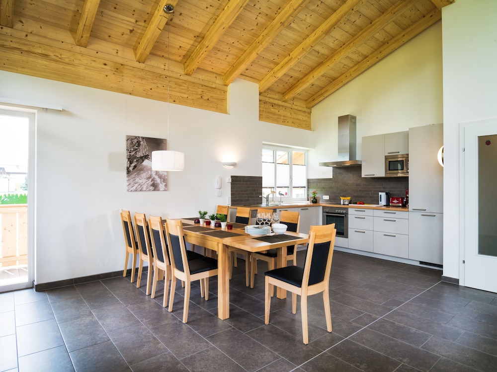 Premium Apartment, 4 Bedrooms, Balcony photo 3