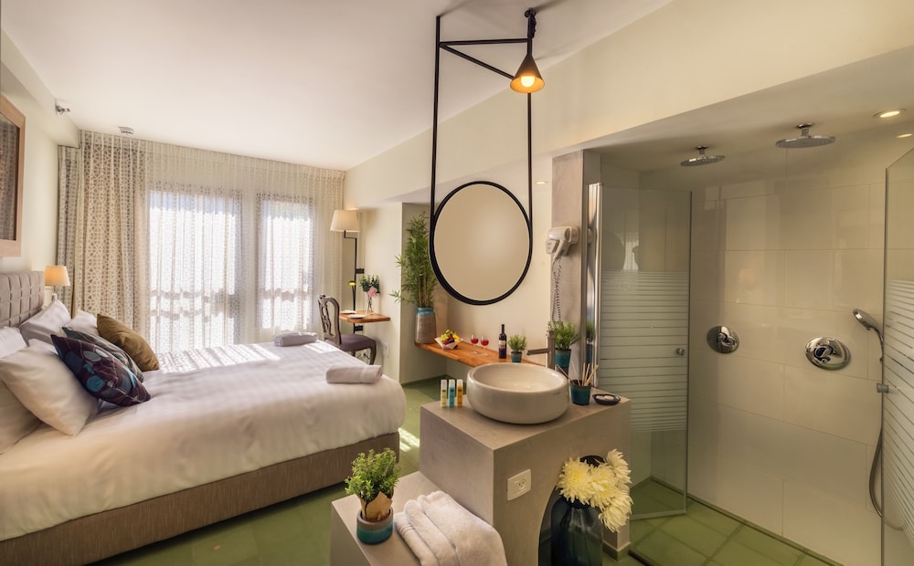 Classic Room, Balcony, City View photo 1