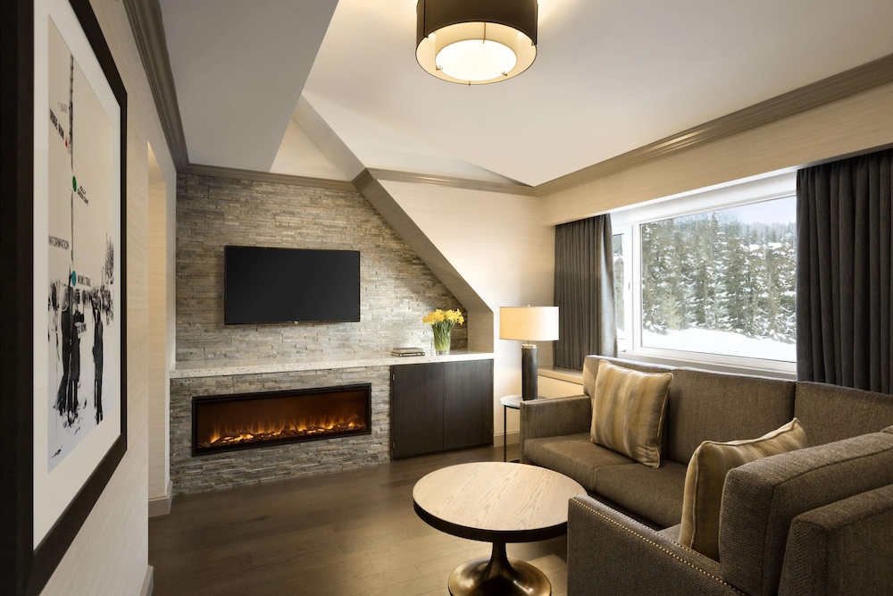 Suite, 1 King Bed (Alpine) - Photo 3