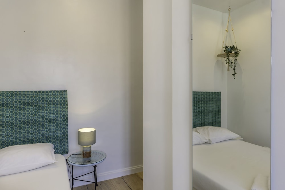 Comfort Suite, City View (Q43) photo 3