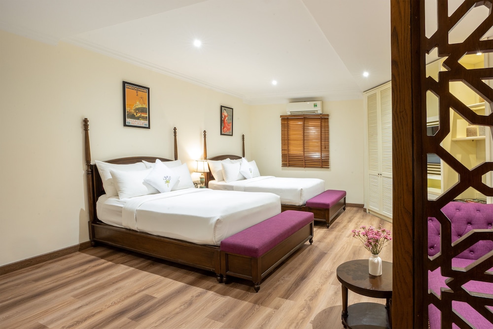 Family Room, 2 Double Beds, Annex Building photo 2