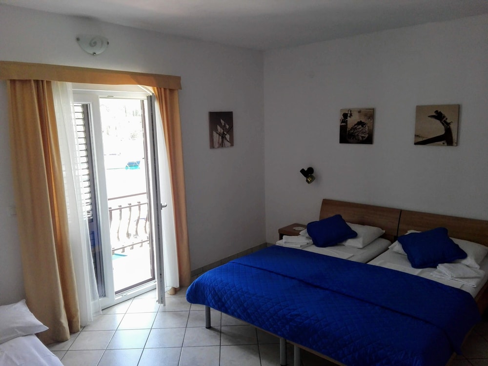 Economy Apartment (3)