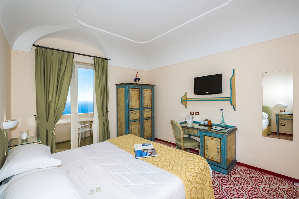Superior Double Room, Sea View - Photo 12