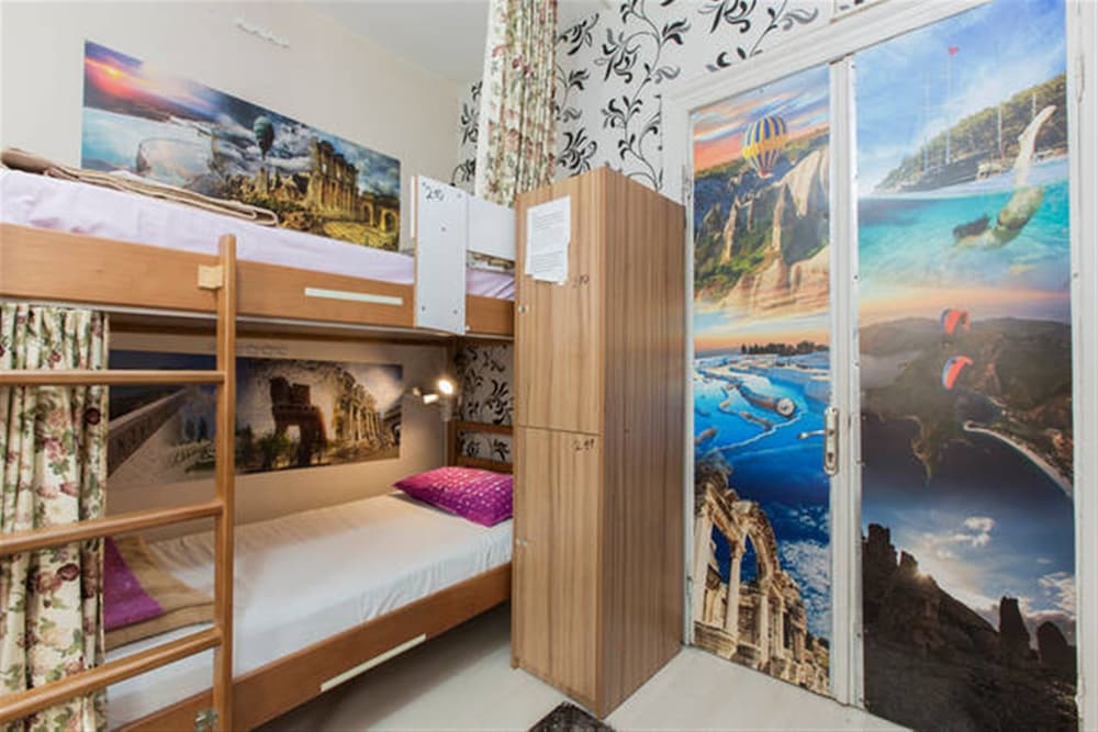 Shared Dormitory, Women only photo 3