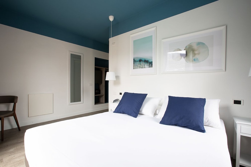 Panoramic Double Room, Balcony, Lakeside photo 2