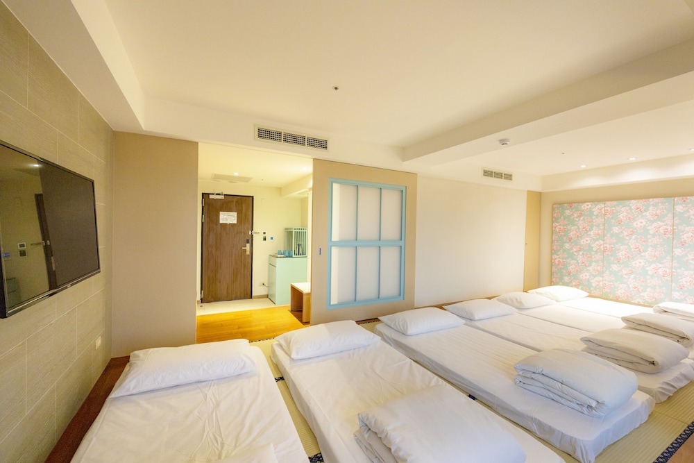 Japanese Style Family Room - Photo 3