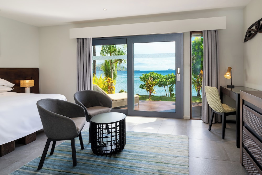 Room, 1 King Bed, Oceanfront photo 7