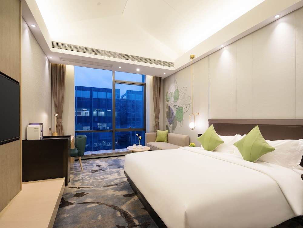 Executive Double Room(Free shuttle bus to exhibition hall  will be provided during the canton fair)